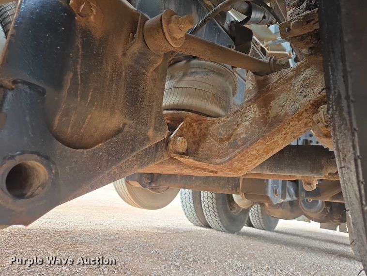 image for item ES2960 1999 Volvo WG rock slinger