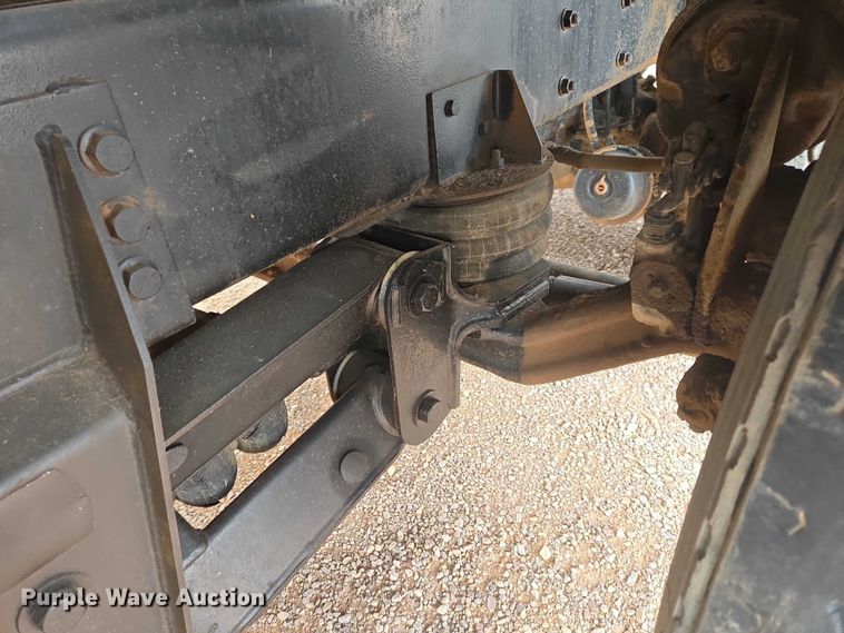 image for item ES2960 1999 Volvo WG rock slinger