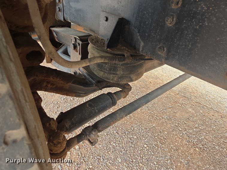 image for item ES2960 1999 Volvo WG rock slinger