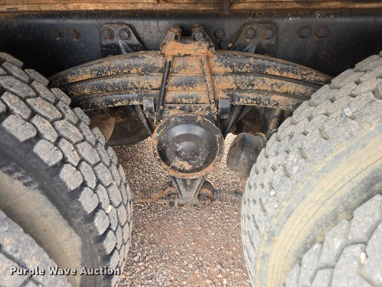 image for item ES2960 1999 Volvo WG rock slinger