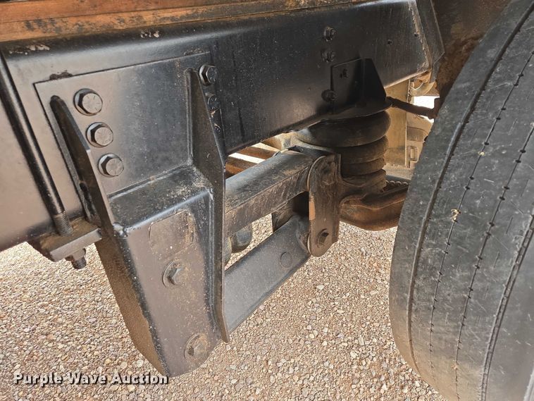 image for item ES2960 1999 Volvo WG rock slinger