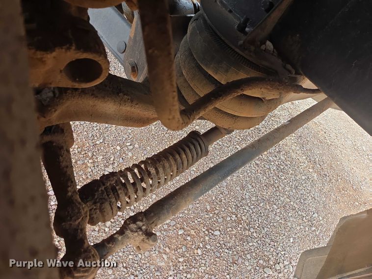 image for item ES2960 1999 Volvo WG rock slinger