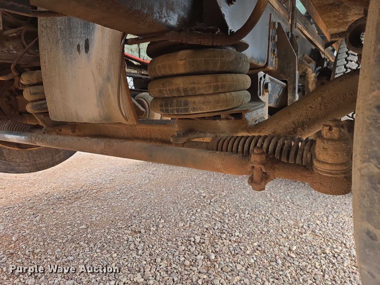 image for item ES2960 1999 Volvo WG rock slinger