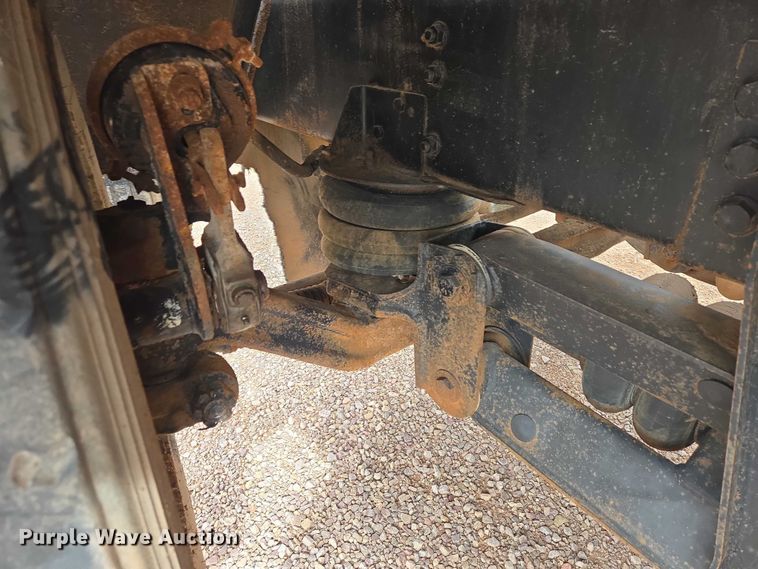 image for item ES2960 1999 Volvo WG rock slinger