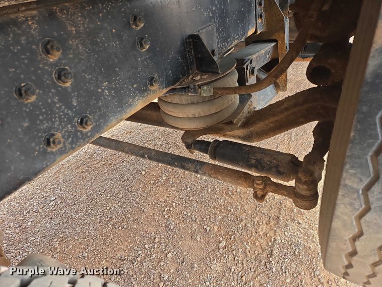 image for item ES2960 1999 Volvo WG rock slinger