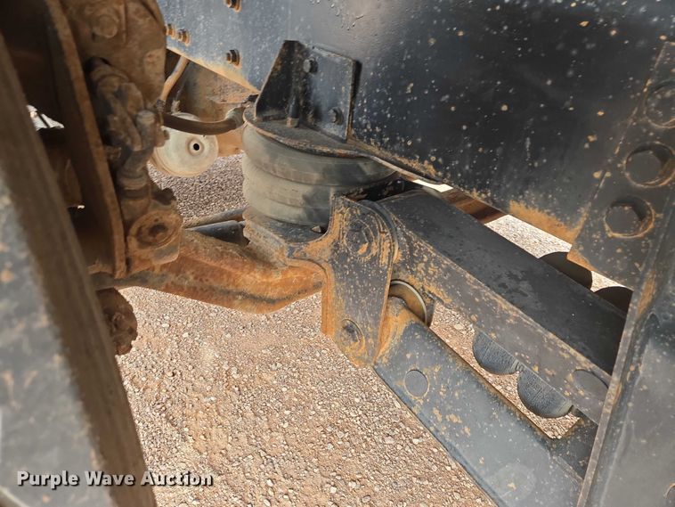 image for item ES2960 1999 Volvo WG rock slinger