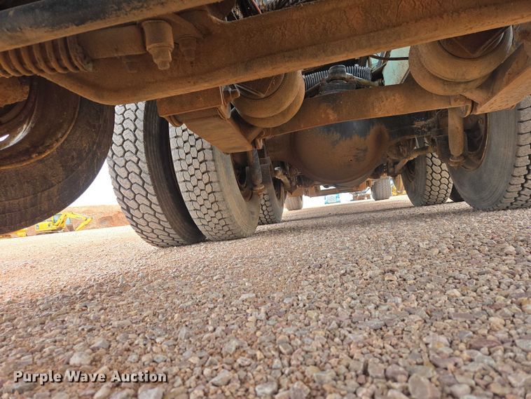 image for item ES2960 1999 Volvo WG rock slinger