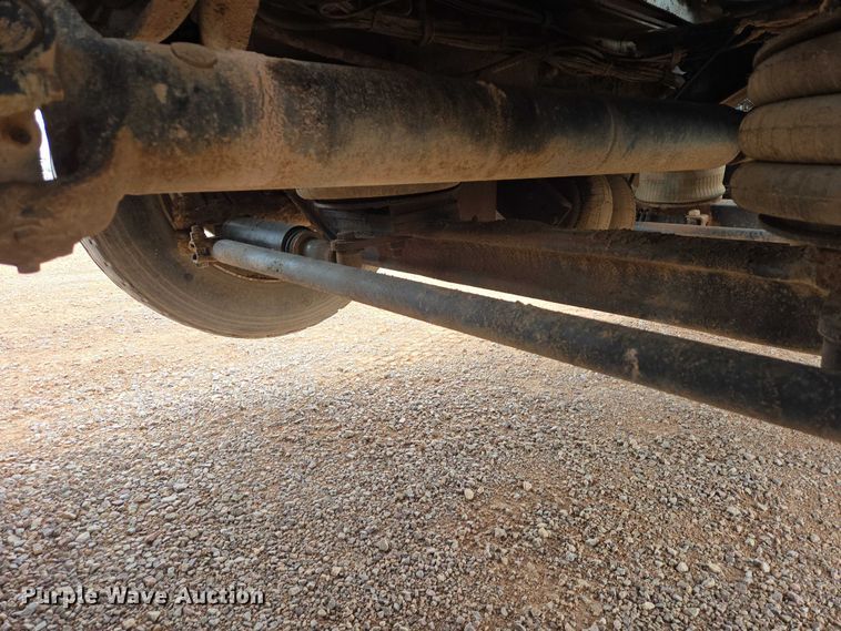 image for item ES2960 1999 Volvo WG rock slinger