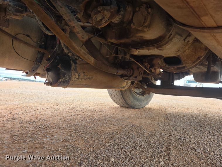 image for item ES2960 1999 Volvo WG rock slinger