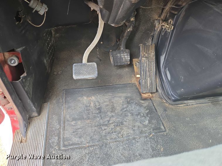 image for item ES2960 1999 Volvo WG rock slinger