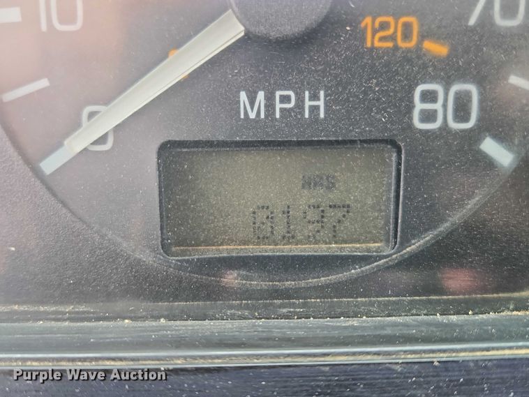 image for item ES2960 1999 Volvo WG rock slinger