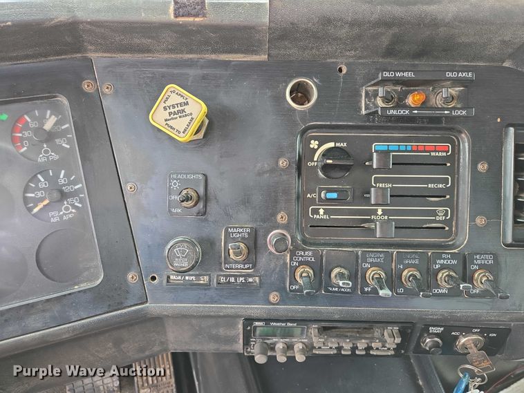 image for item ES2960 1999 Volvo WG rock slinger