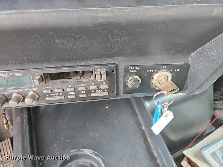 image for item ES2960 1999 Volvo WG rock slinger