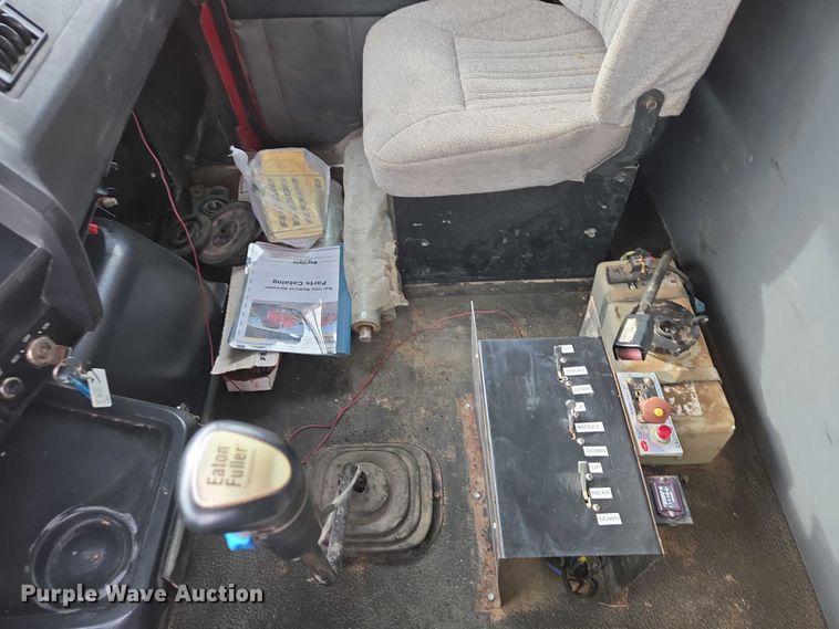 image for item ES2960 1999 Volvo WG rock slinger