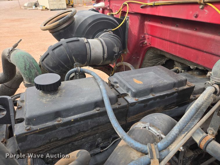 image for item ES2960 1999 Volvo WG rock slinger