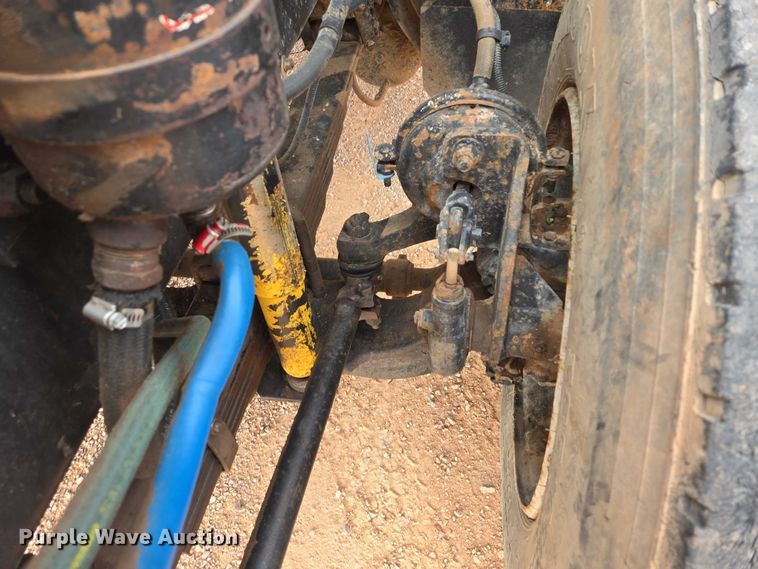 image for item ES2960 1999 Volvo WG rock slinger