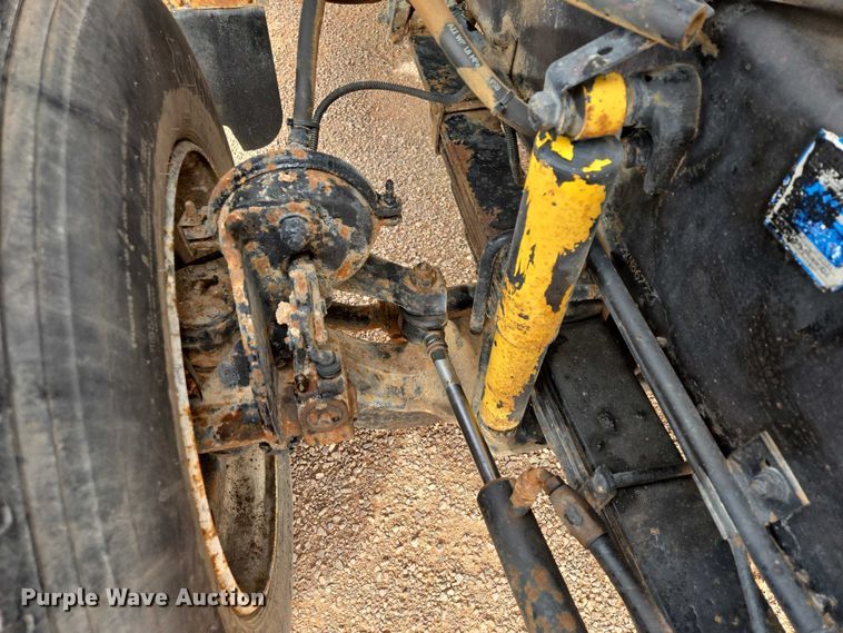 image for item ES2960 1999 Volvo WG rock slinger