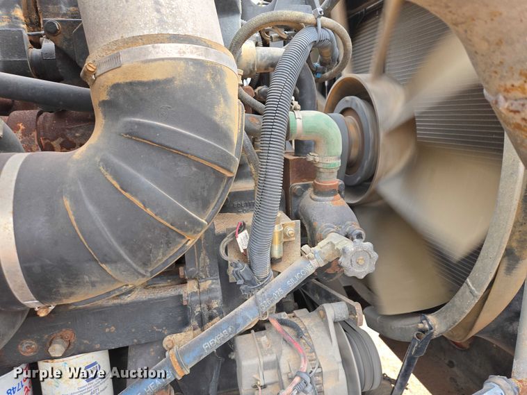 image for item ES2960 1999 Volvo WG rock slinger