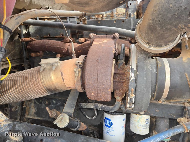 image for item ES2960 1999 Volvo WG rock slinger