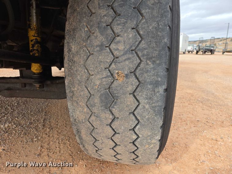 image for item ES2960 1999 Volvo WG rock slinger