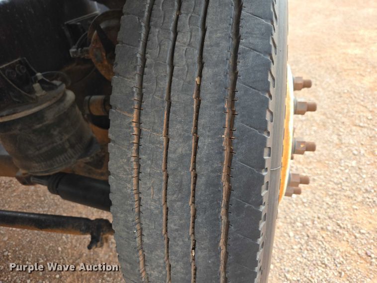 image for item ES2960 1999 Volvo WG rock slinger