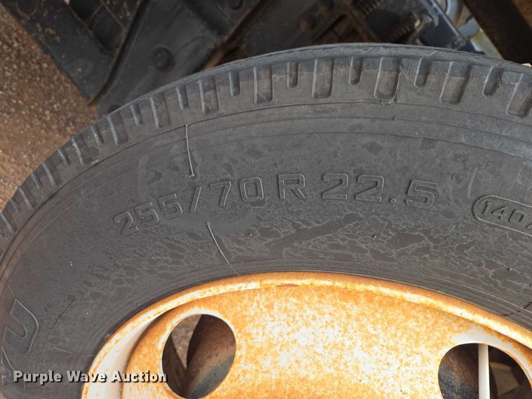 image for item ES2960 1999 Volvo WG rock slinger