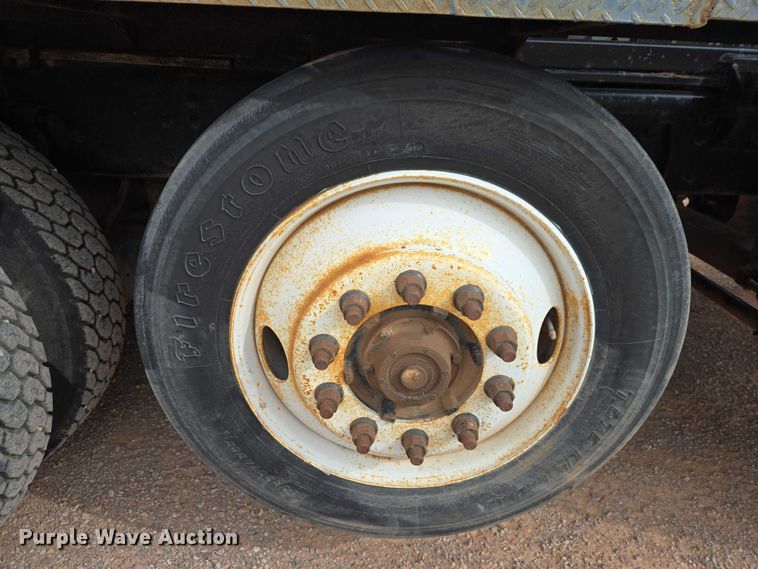 image for item ES2960 1999 Volvo WG rock slinger