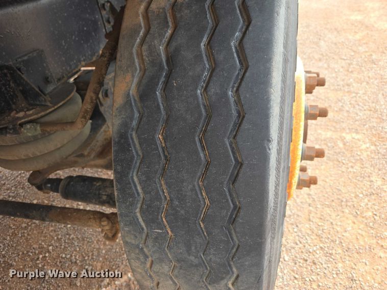 image for item ES2960 1999 Volvo WG rock slinger