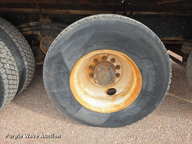 image for item ES2960 1999 Volvo WG rock slinger