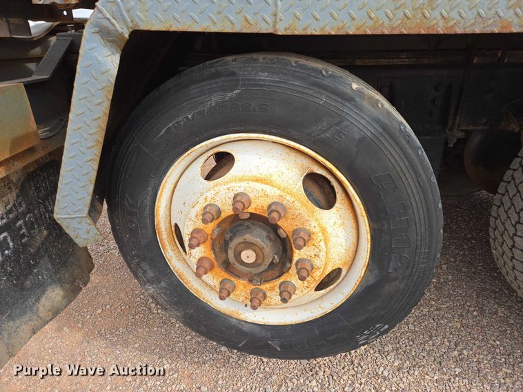 image for item ES2960 1999 Volvo WG rock slinger