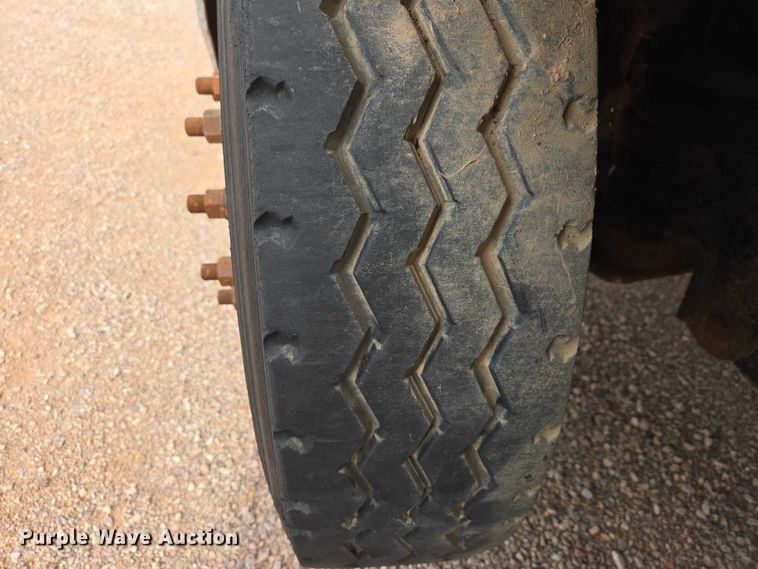 image for item ES2960 1999 Volvo WG rock slinger