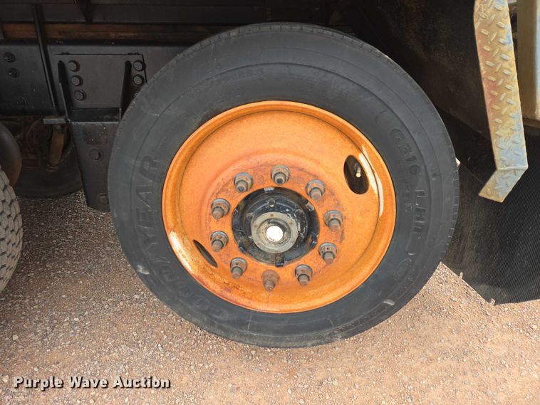 image for item ES2960 1999 Volvo WG rock slinger