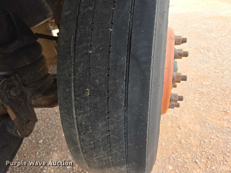 image for item ES2960 1999 Volvo WG rock slinger