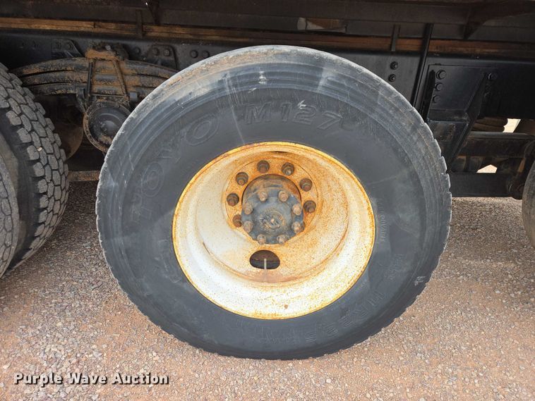 image for item ES2960 1999 Volvo WG rock slinger