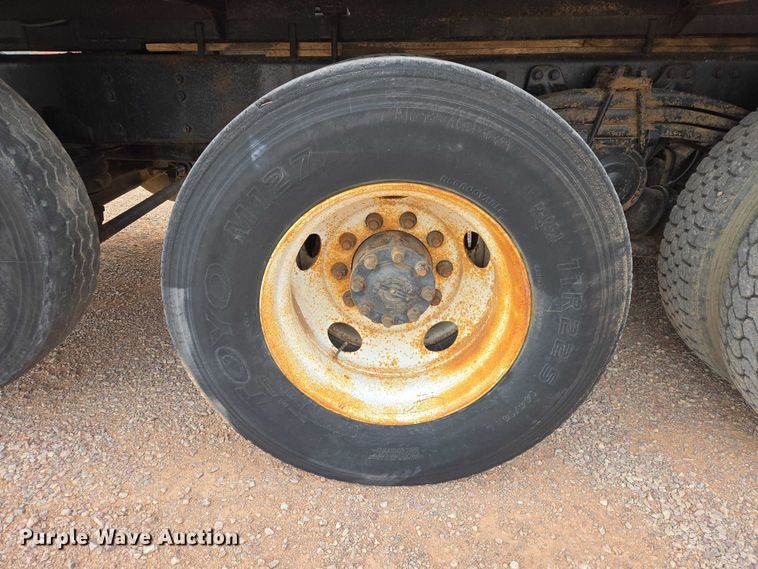 image for item ES2960 1999 Volvo WG rock slinger