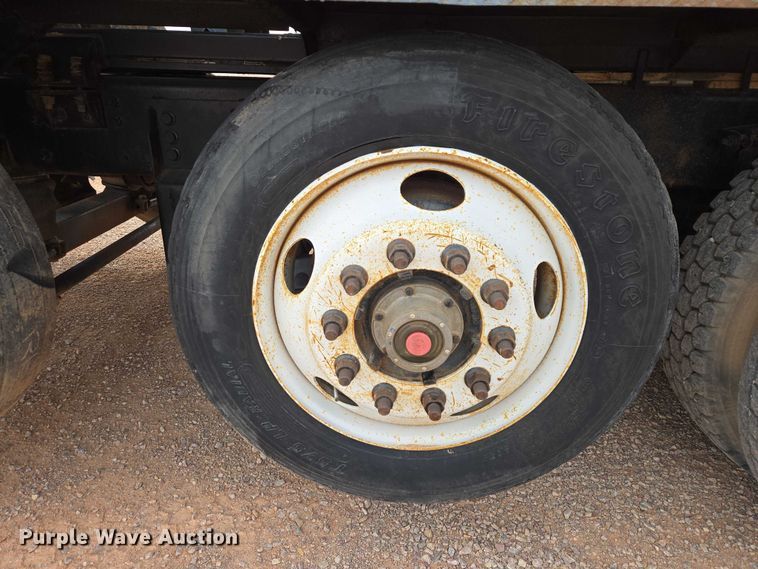 image for item ES2960 1999 Volvo WG rock slinger