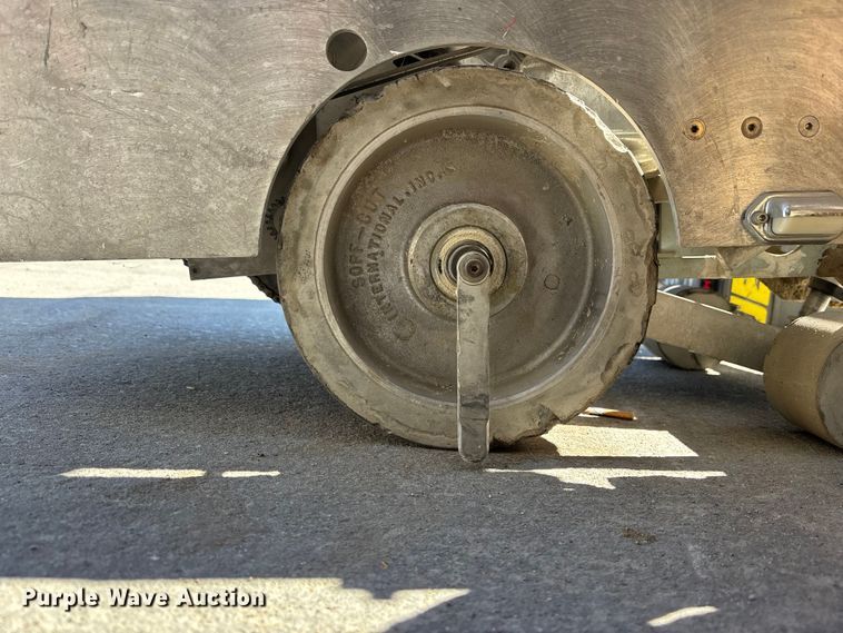 image for item ES5016 2005 Soff-Cut X-2500 concrete saw