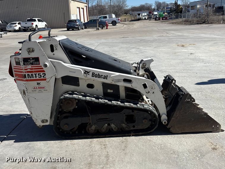 image for item ES5017 2011 Bobcat MT52 compact utility loader