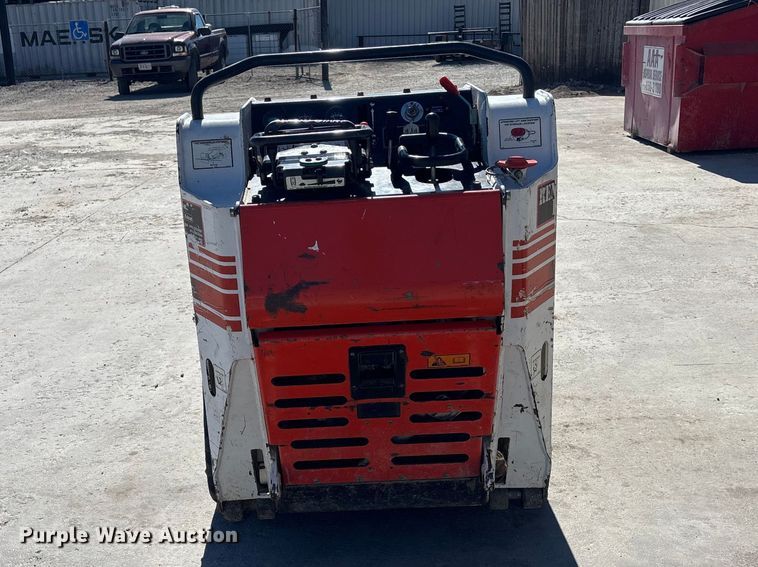 image for item ES5017 2011 Bobcat MT52 compact utility loader