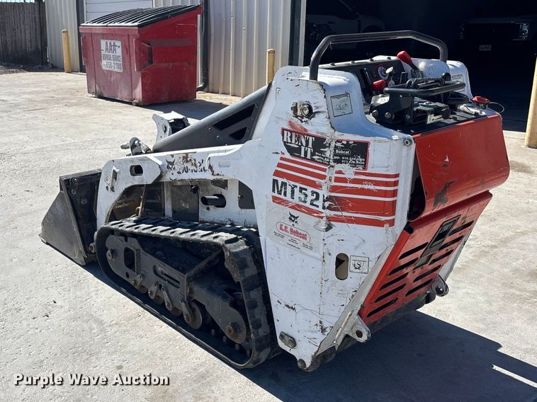 image for item ES5017 2011 Bobcat MT52 compact utility loader