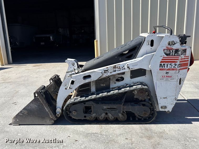 image for item ES5017 2011 Bobcat MT52 compact utility loader