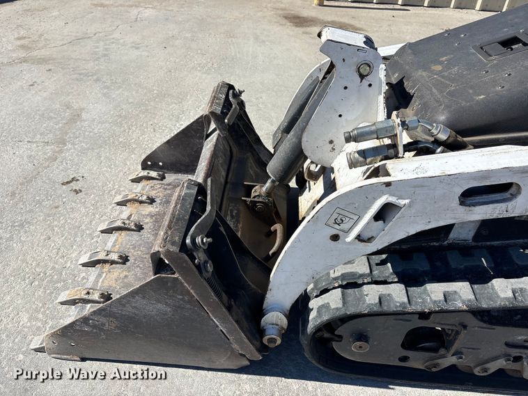 image for item ES5017 2011 Bobcat MT52 compact utility loader