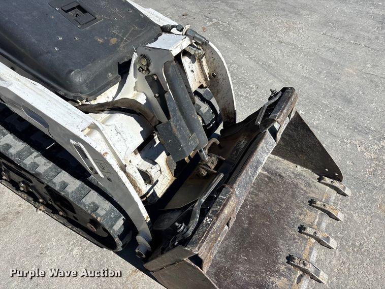 image for item ES5017 2011 Bobcat MT52 compact utility loader