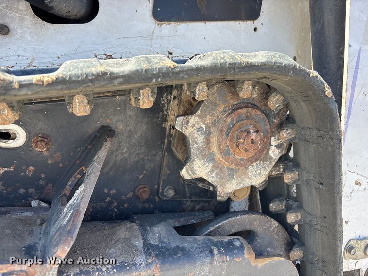 image for item ES5017 2011 Bobcat MT52 compact utility loader