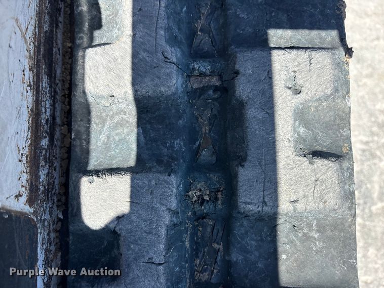 image for item ES5017 2011 Bobcat MT52 compact utility loader