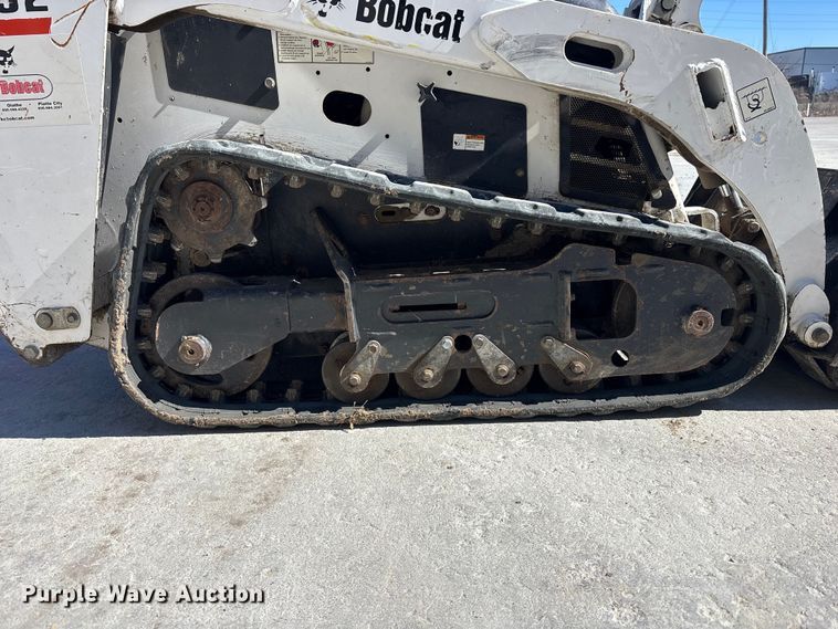 image for item ES5017 2011 Bobcat MT52 compact utility loader