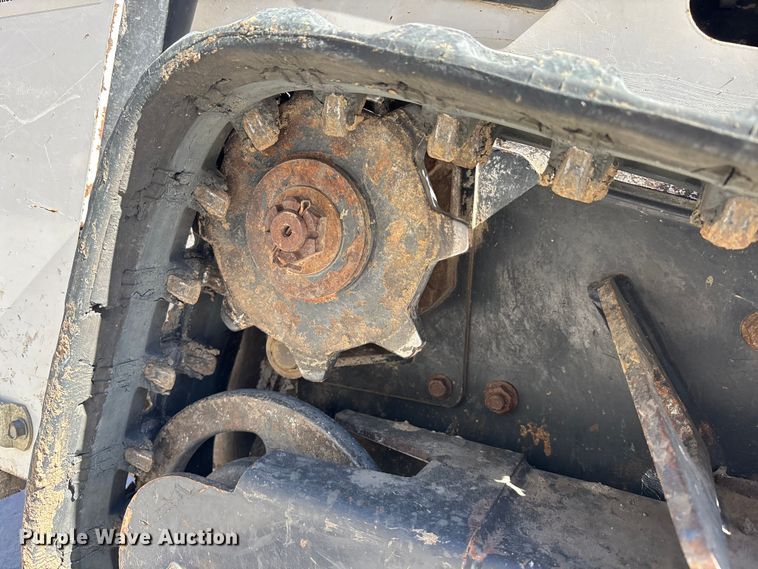 image for item ES5017 2011 Bobcat MT52 compact utility loader