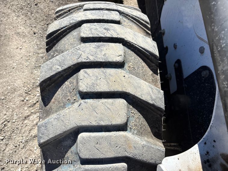 image for item ES5021 2013 Bobcat S510 skid steer loader