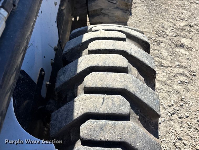 image for item ES5021 2013 Bobcat S510 skid steer loader