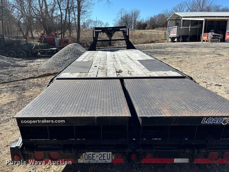 image for item ES5023 2014 Load Trail Load Max equipment trailer